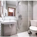 Avalon Apartment *